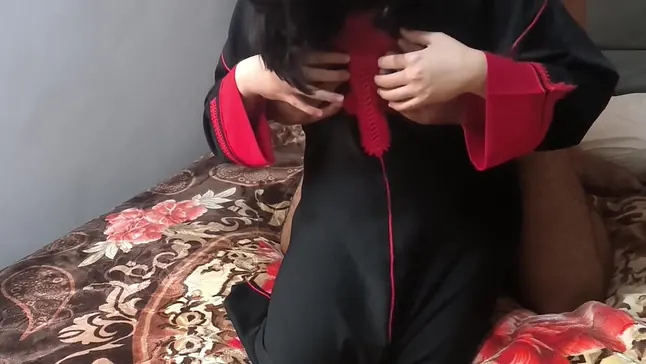 Watch Hsnarab and Basant get wild with a hot housewife in Syria