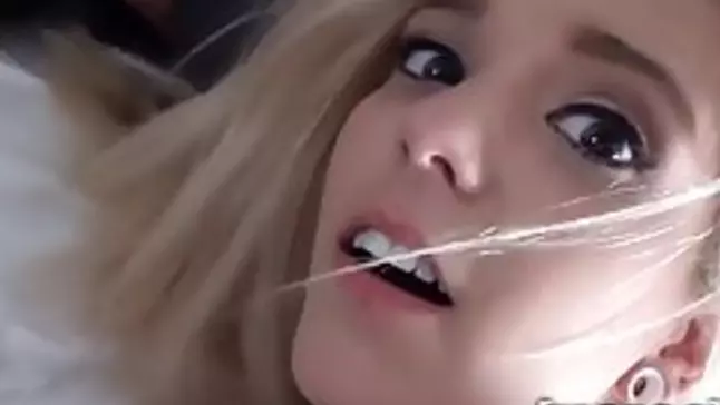 Sizzling blondie gave a call to her paramour, who came right away to plumb her supreme