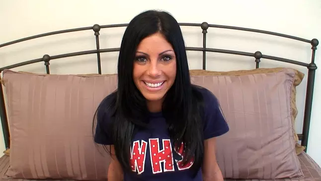 Wondrous fit teenager with an extraordinaire bod deepthroats a huge beef whistle