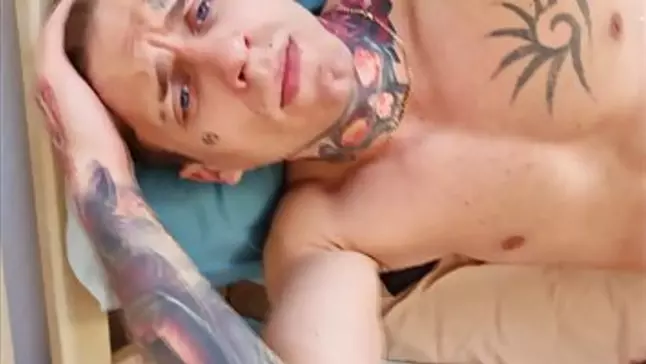 Fabulous man is stroking off while his gf is sleeping and climaxing all over her rump